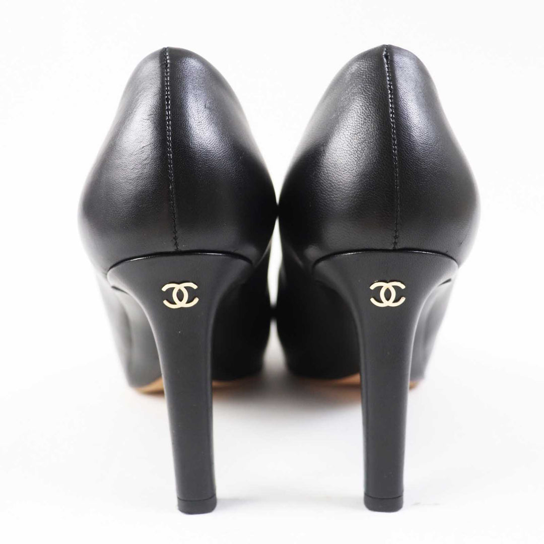 Top Quality Chanel Leather Pumps G35025 Black Gold 36