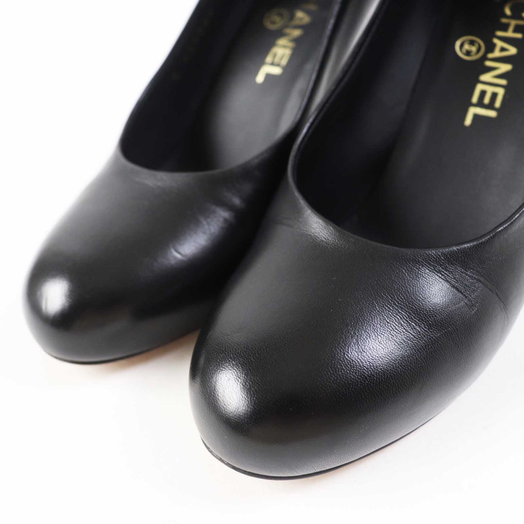 Top Quality Chanel Leather Pumps G35025 Black Gold 36
