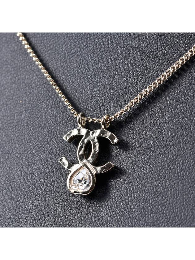 women necklace Chanel