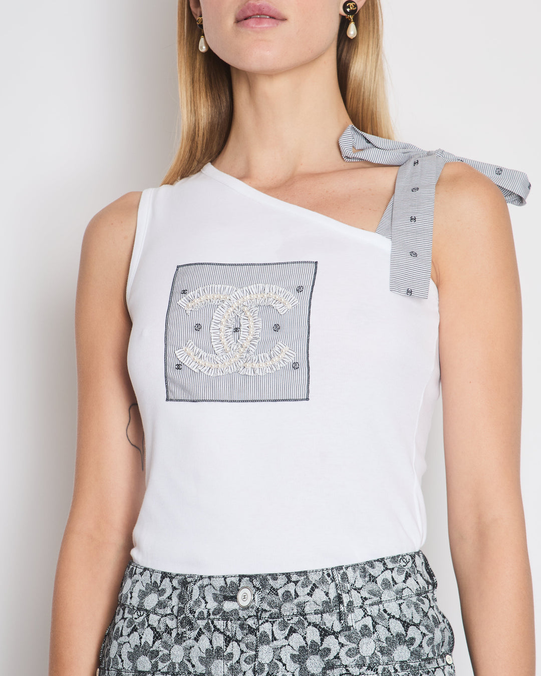 *HOT* Top Quality Chanel 24P White Vest Top with Striped Shoulder Strap and Pearl CC Logo Detail Size FR 36 (UK 8)