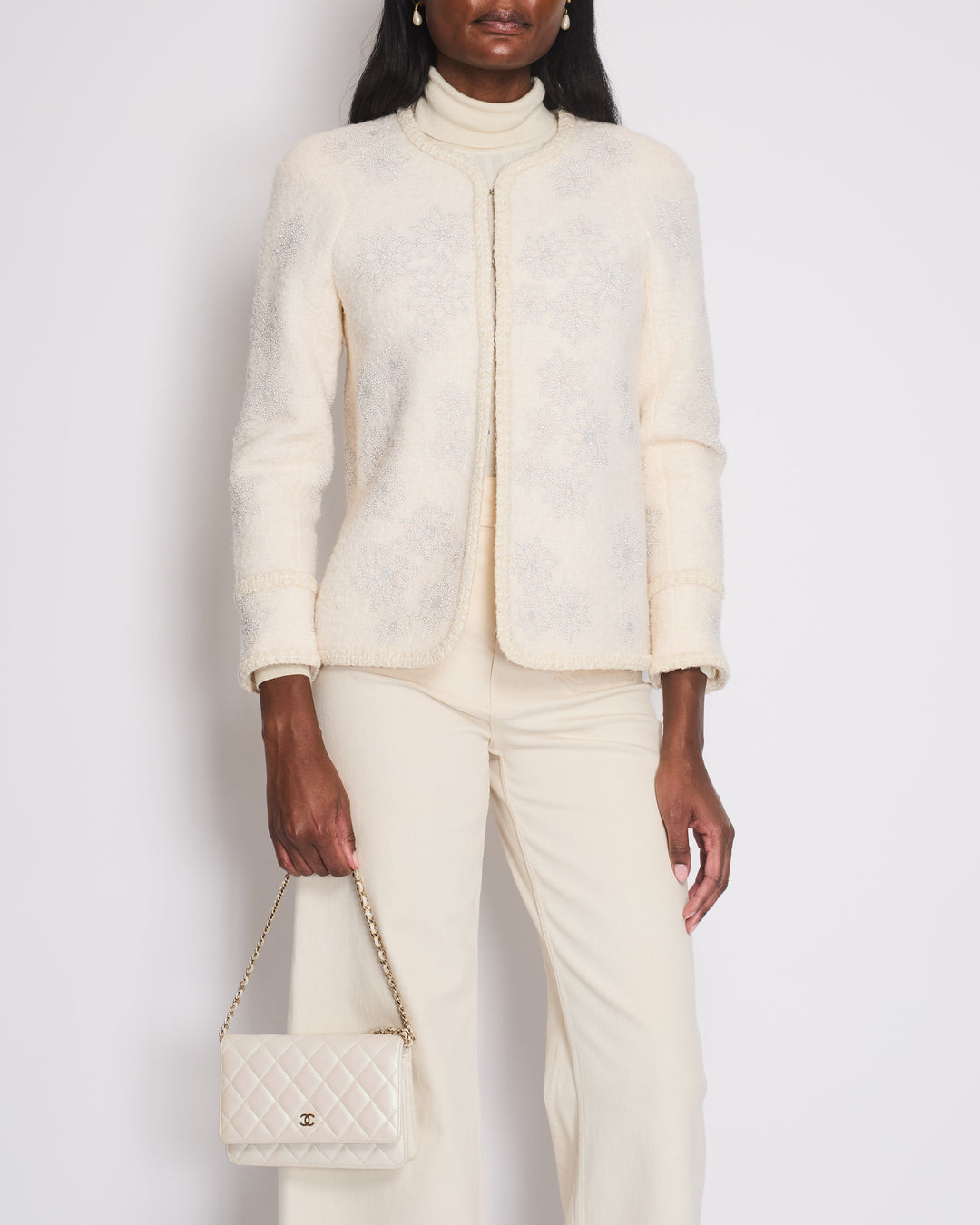 Top Quality Chanel 15A Paris-Salzburg Cream Tweed Jacket with Sequin Embellished Edelweiss and Pearl Buttons Size FR 36 (UK 8)