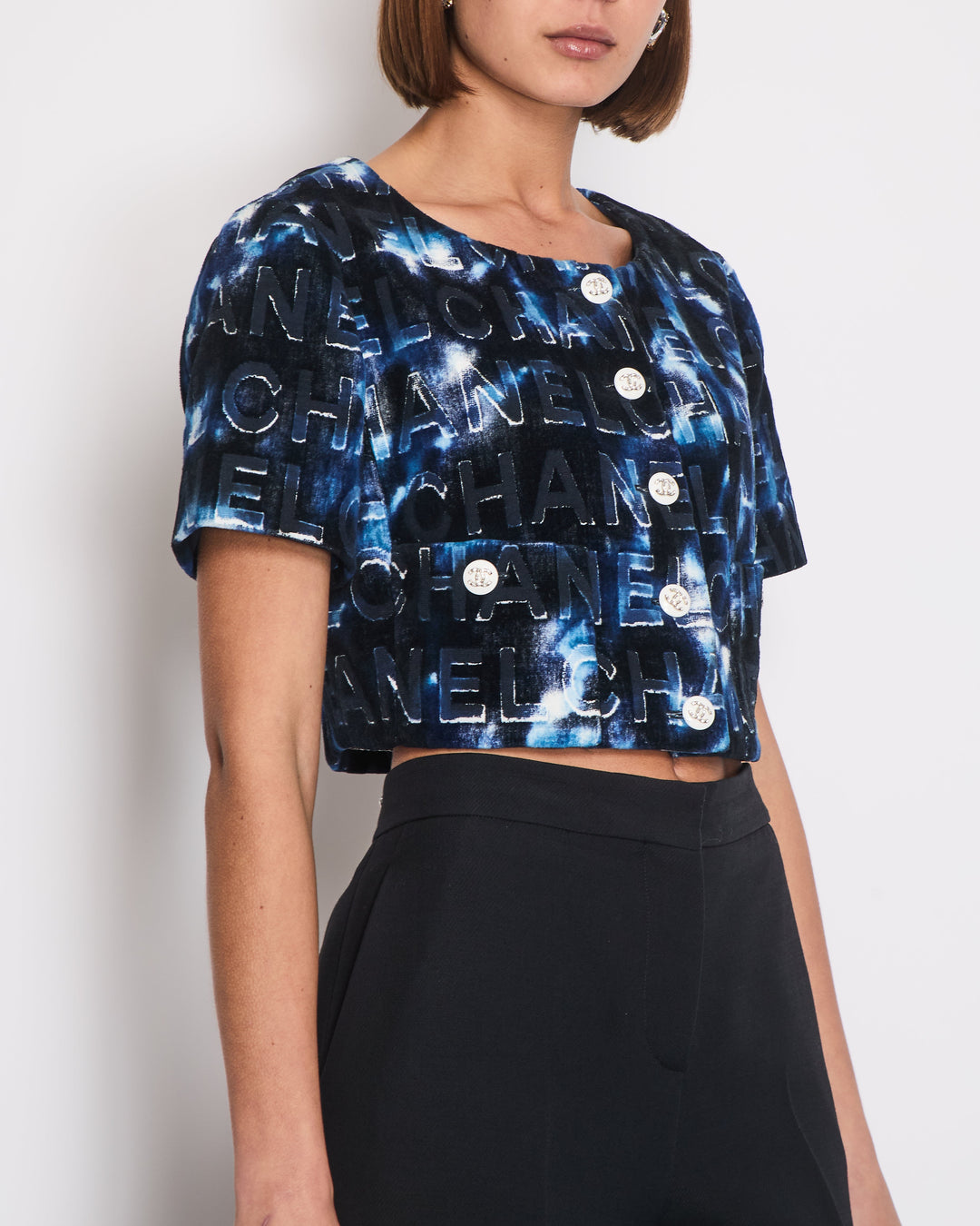 *HOT* Top Quality Chanel 21C Short Sleeve Jacket in Blue Logo Velvet with White Enamel & Crystal CC Button Detail Size FR 42 (UK 14)