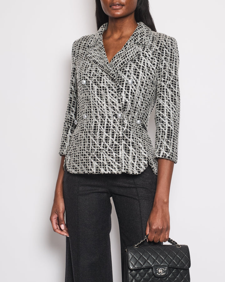 Top Quality Chanel Black and Silver Metallic Tweed Jacket with CC Buttons and Removable Pearl Detail Size FR 38 (UK 10)