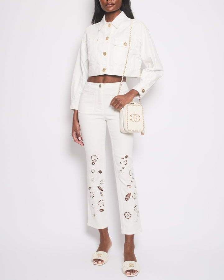 Top Quality Chanel 24P White Denim Straight Leg Jeans with Pockets and Cut Out Floral Embroidery Size FR 36 (UK 8) RRP ¬£2750