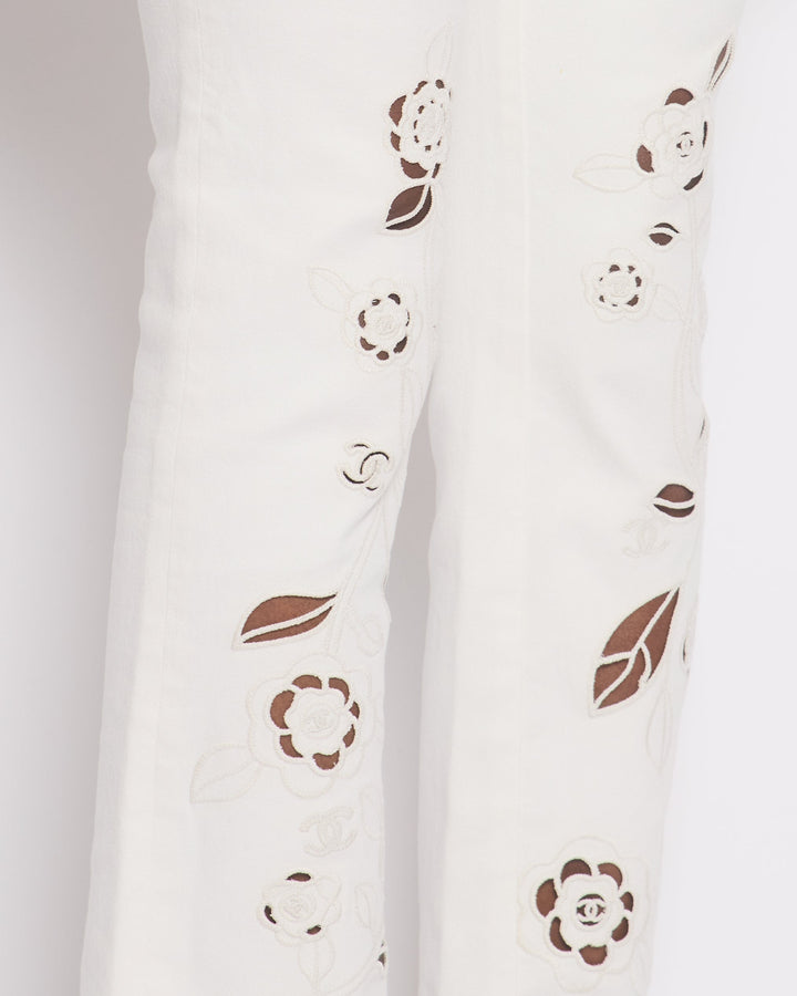 Top Quality Chanel 24P White Denim Straight Leg Jeans with Pockets and Cut Out Floral Embroidery Size FR 36 (UK 8) RRP ¬£2750