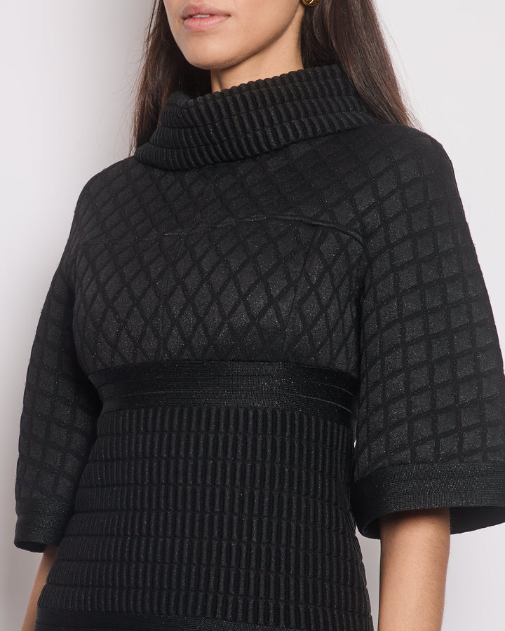 Top Quality Chanel Black Jacquard Knit 3/4 Sleeve Dress with Quilted Detail Size FR 36 (UK 8)