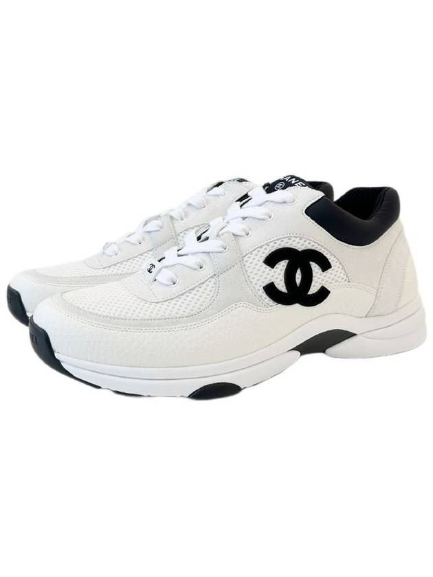 CC Logo Leather Low Top Sneakers White Chanel