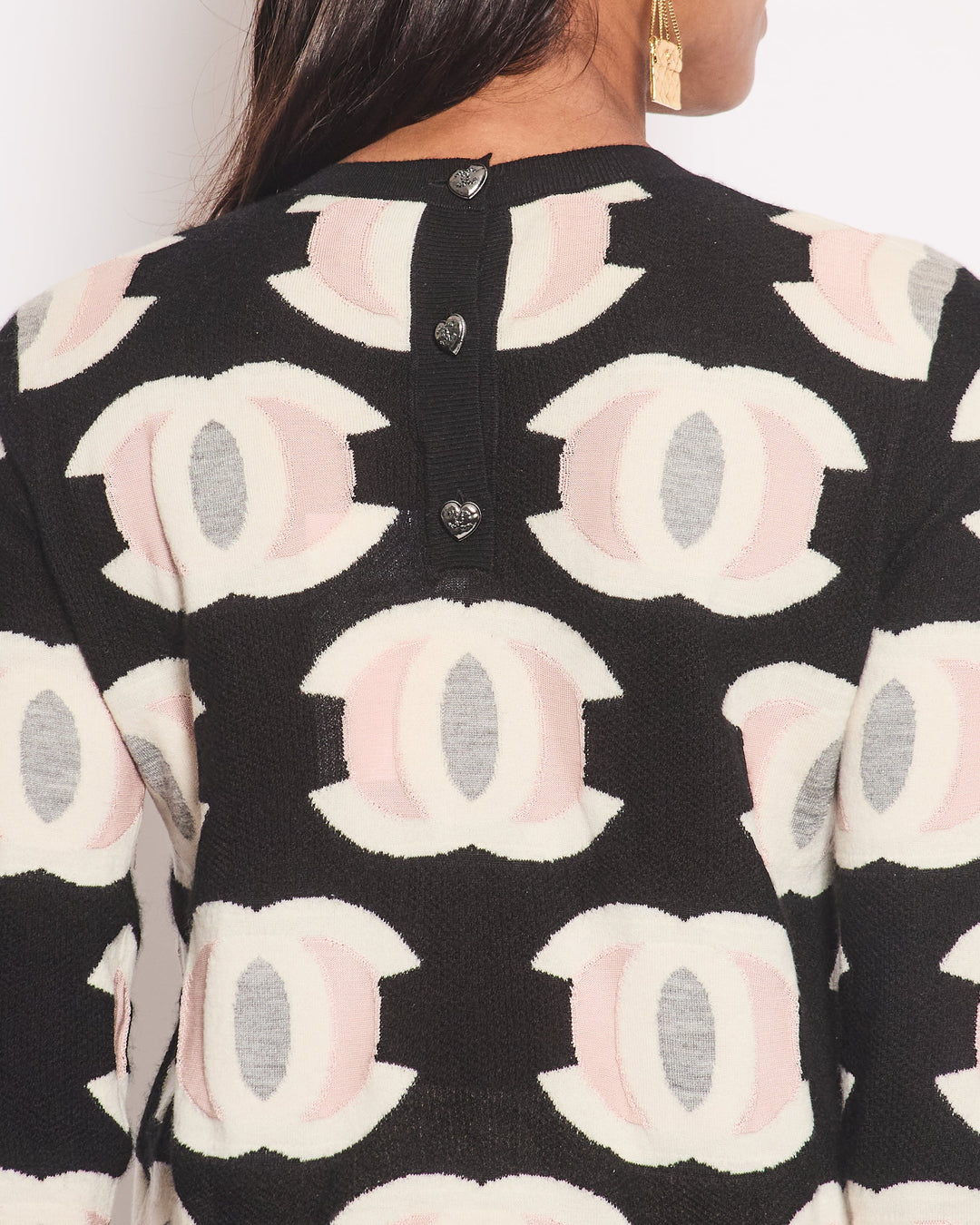 Top Quality Chanel Black and Pink Cashmere Knitted Jumper with CC Logo and Heart Crystal Buttons Size FR 34 (UK 6)