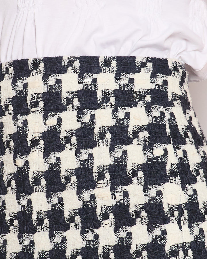 Top Quality Chanel 07/P Black, Navy and White Houndstooth Midi Skirt FR 38 (UK 10)