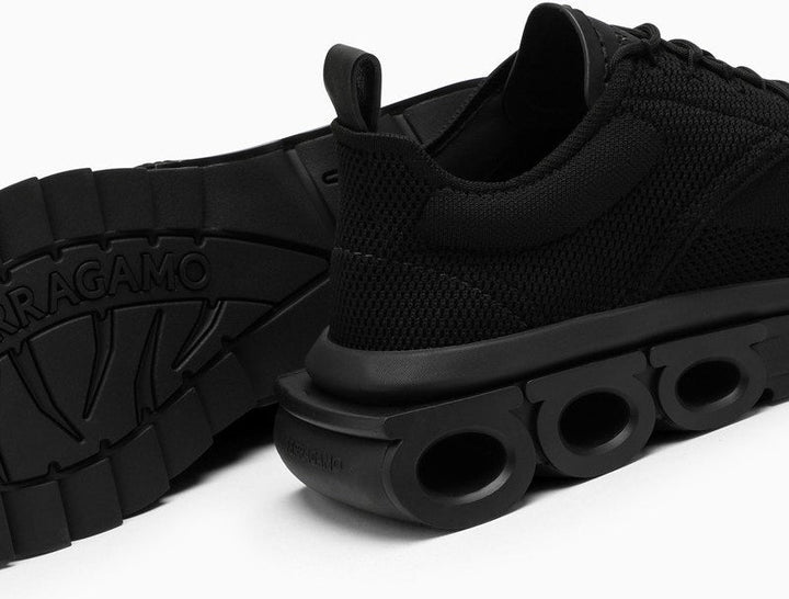 RUNNING BLACK TRAINER