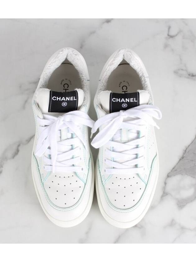 Back logo sneakers 42 270 Chanel