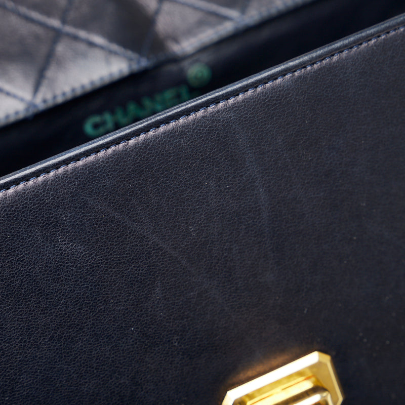 Top Quality Chanel Vintage Matrasse Chain Shoulder Bag Navy White Lambskin