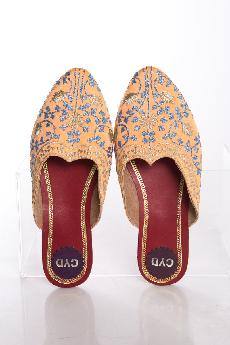 Cydney Mandel Peach Embroidered Loafers SZ 6