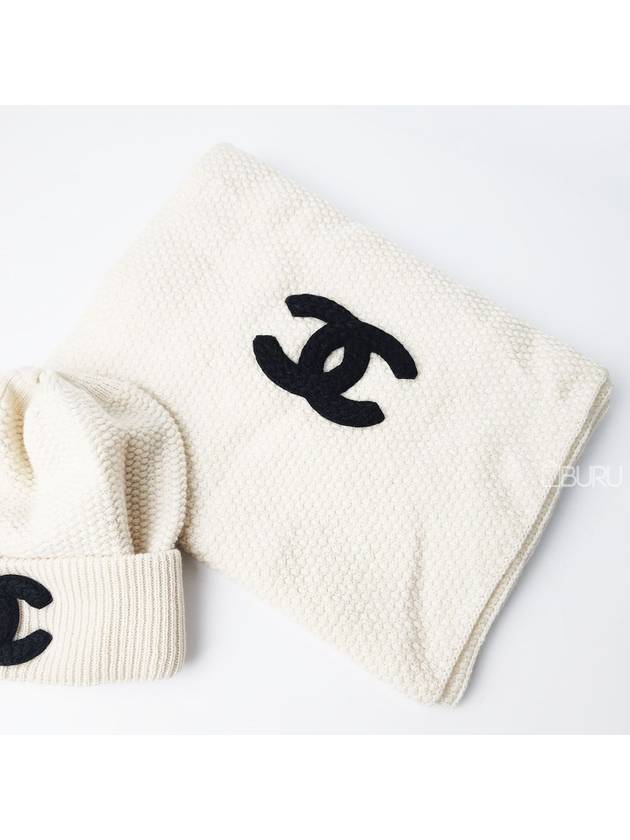 23A CC Logo Cashmere Muffler Ivory AA9256 Chanel