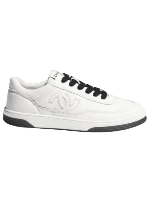 Calfskin Low Top Sneakers White Chanel