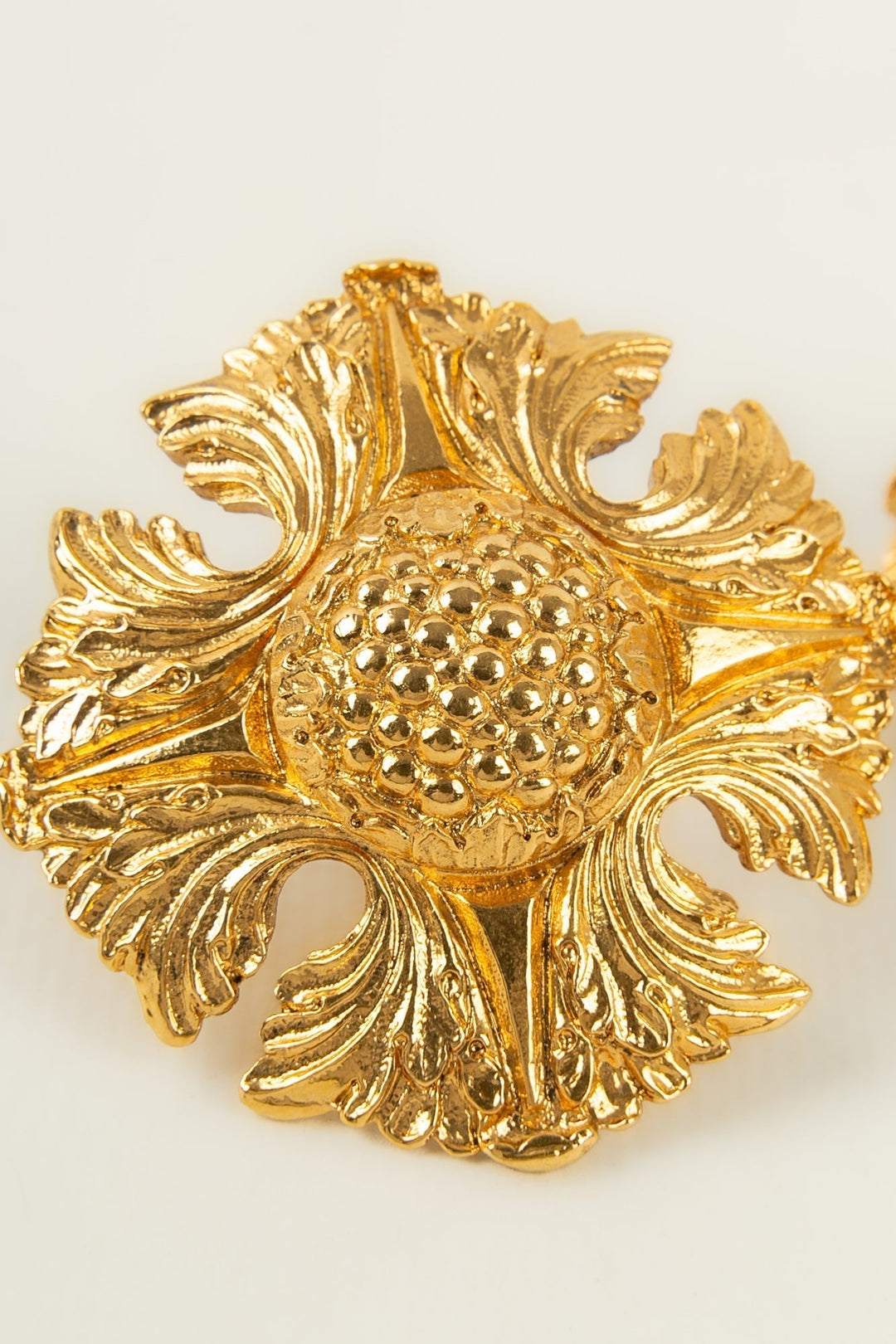 Boucles d'oreilles dor√©es Chanel