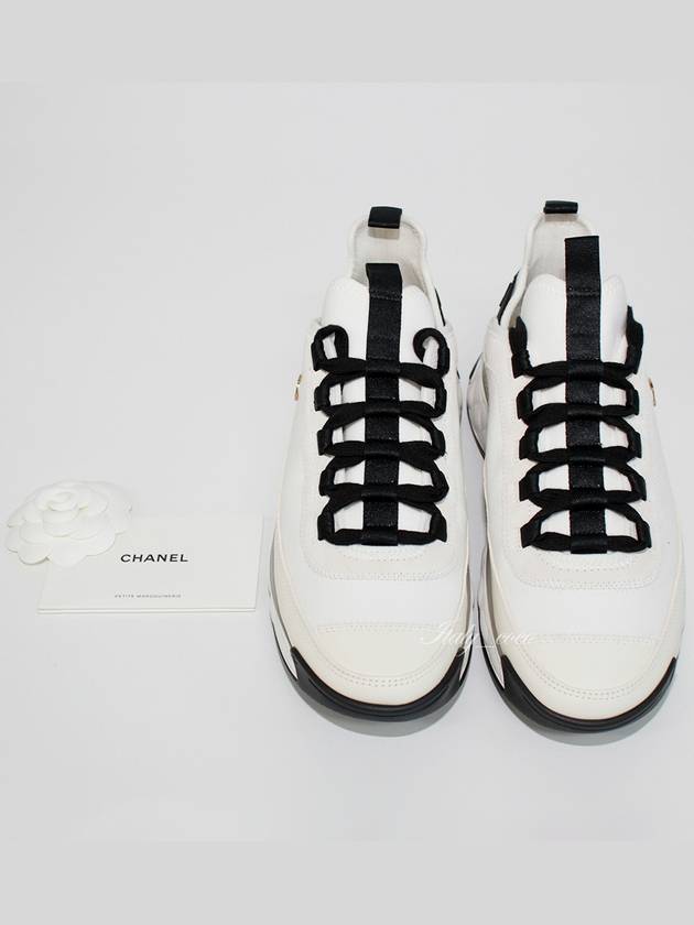 Mixed Fibers Velvet Calfskin Low Top Sneakers Ivory Chanel