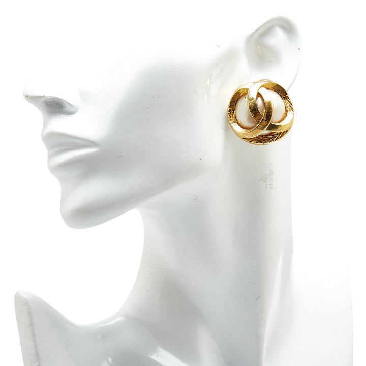 Top Quality Chanel Vintage Pearl Earrings Gold Plated