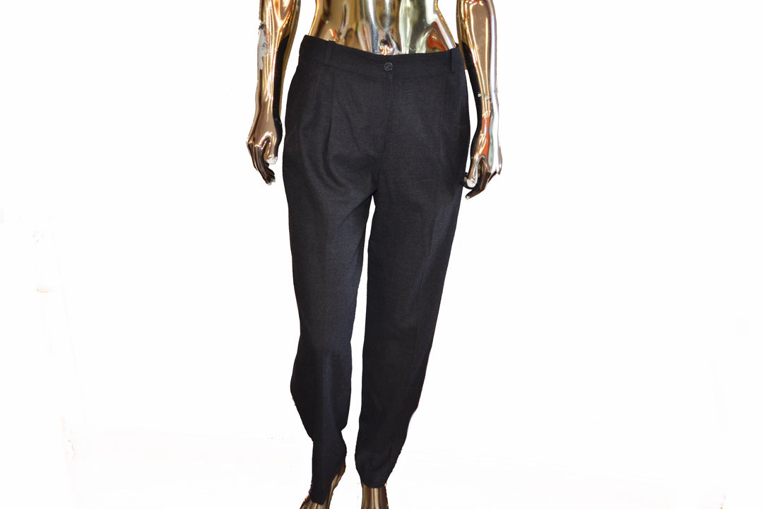 Authentic chanel grey wool pants size 2a | Shop Now at Italystation.com