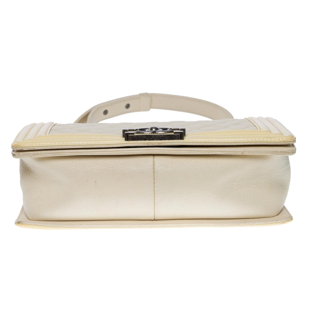 Chanel Boy medium shoulder bag in beige caviar & Yellow patent leather, SHW