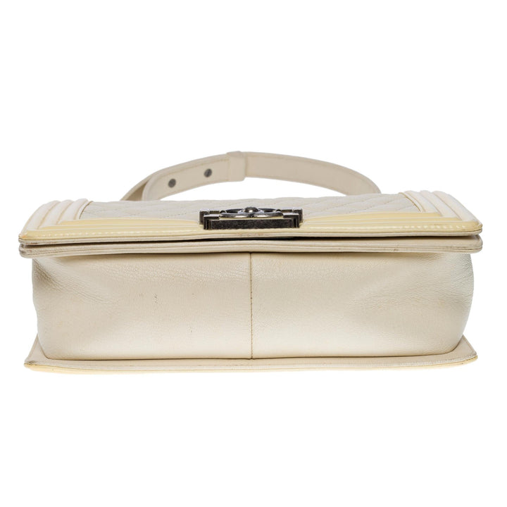 Chanel Boy medium shoulder bag in beige caviar & Yellow patent leather, SHW