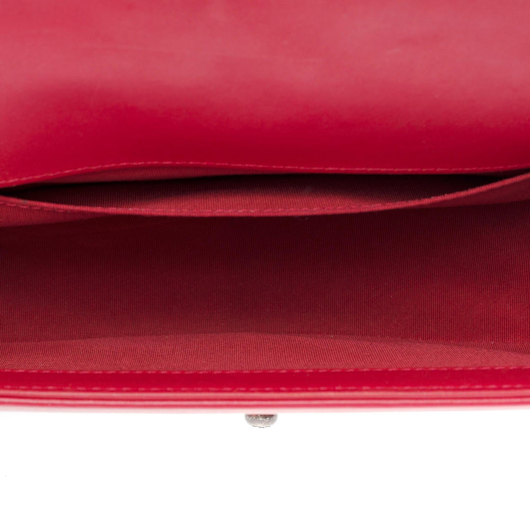 Chanel Boy Old Medium shoulder bag in red quilted herringbone leather, SHW