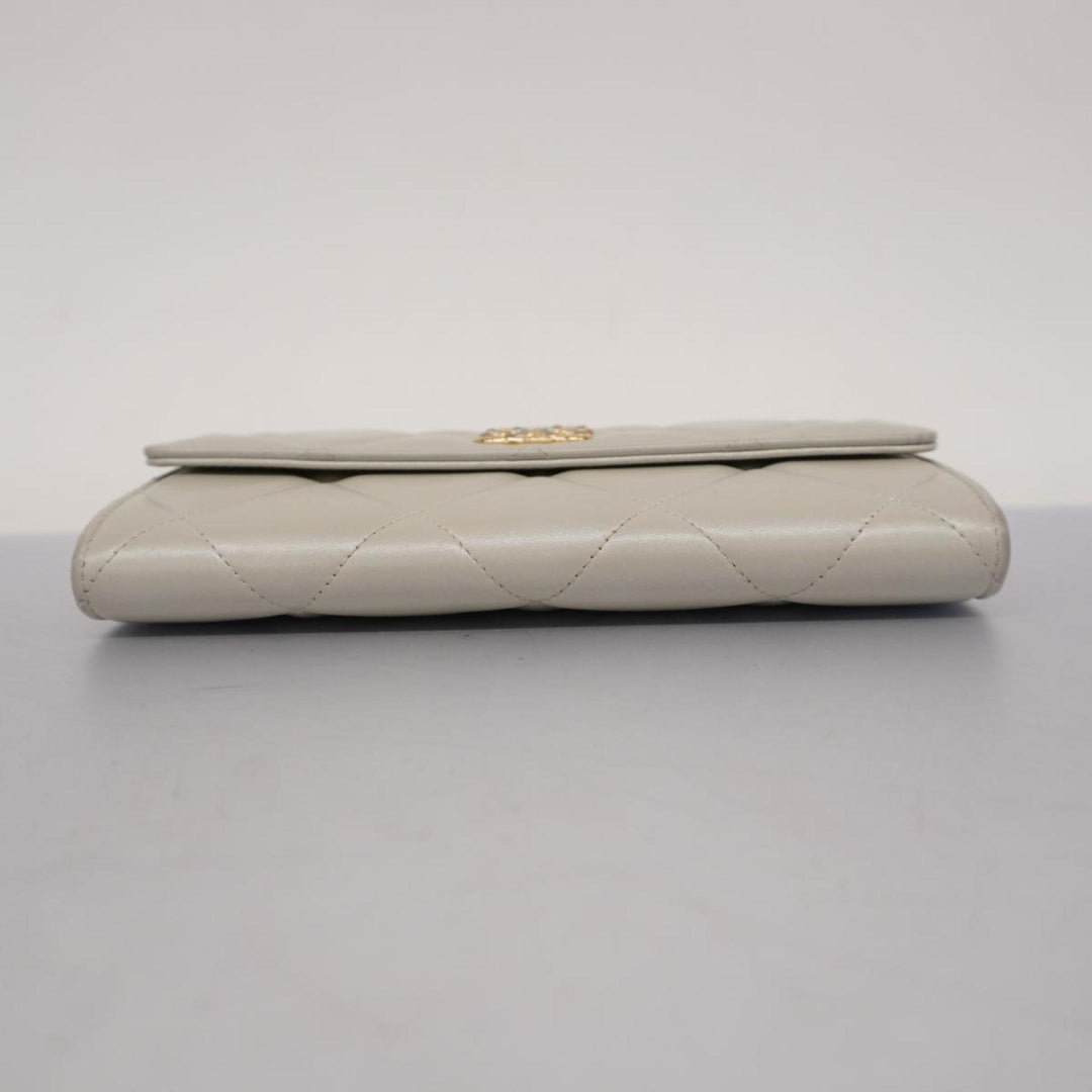 Chanel  19 Wallet