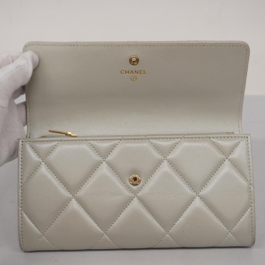 Chanel  19 Wallet