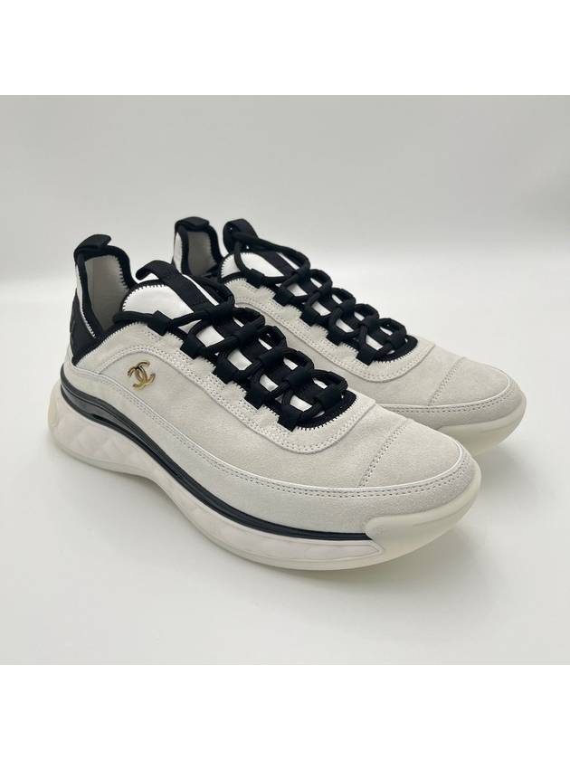 Mixed Fiber Suede Low Top Sneakers White Chanel