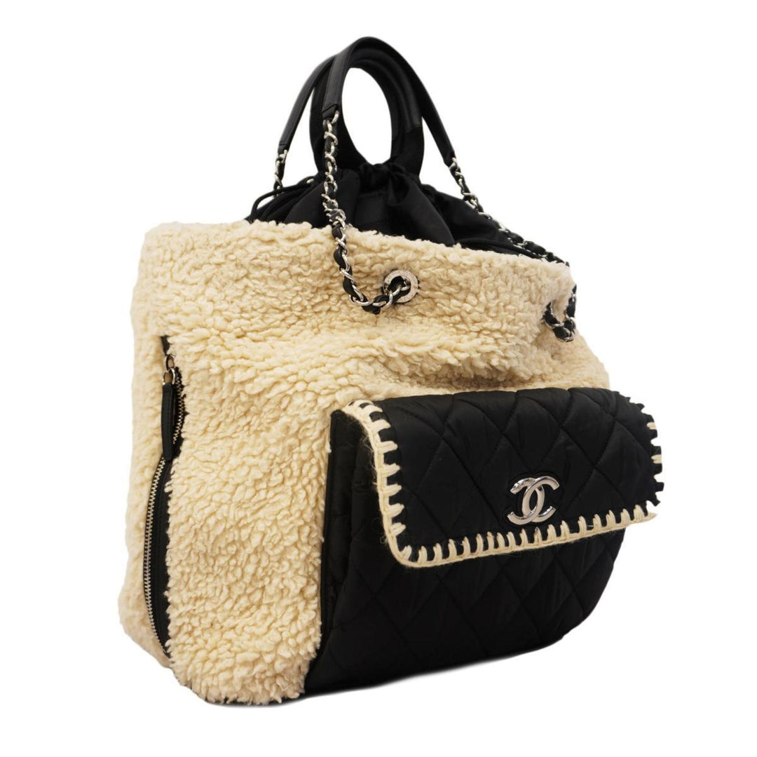 Chanel Cocon neige Handbag