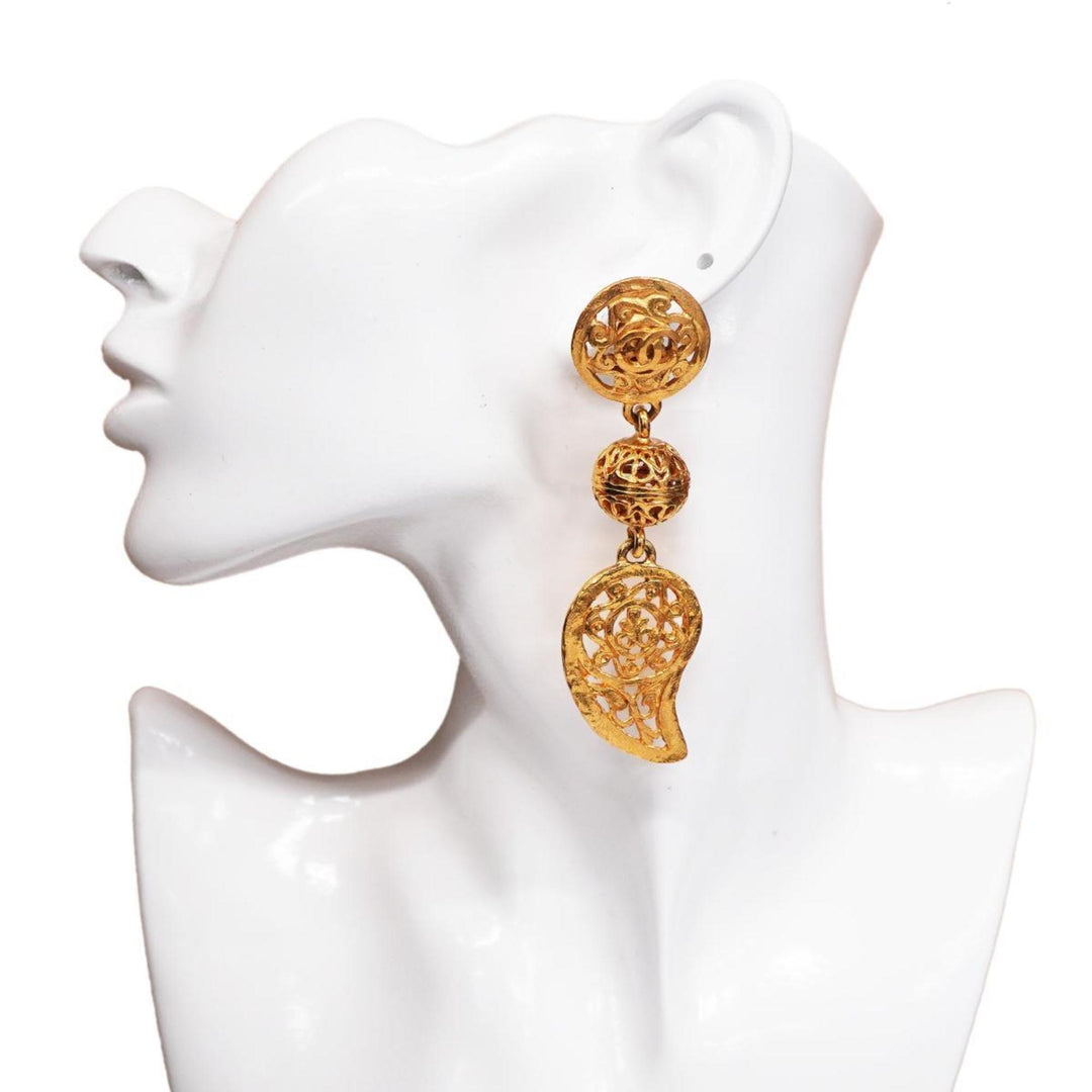 Chanel boucles d'oreilles Earrings