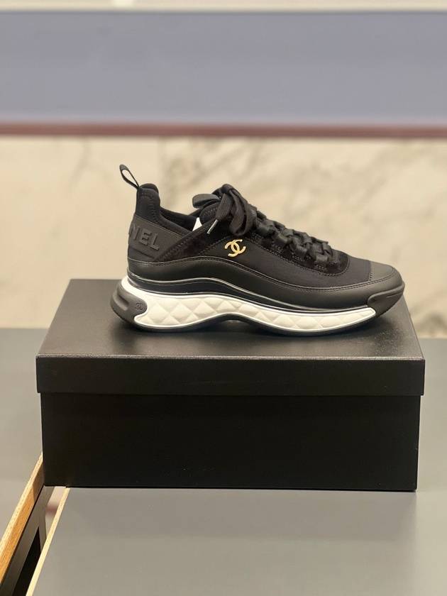 Mixed Fibers Velvet Calfskin Low Top Sneakers Black Chanel