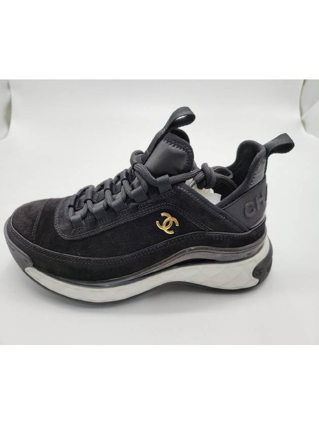 Logo Mixed Fibers Suede Low Top Sneakers Black Chanel