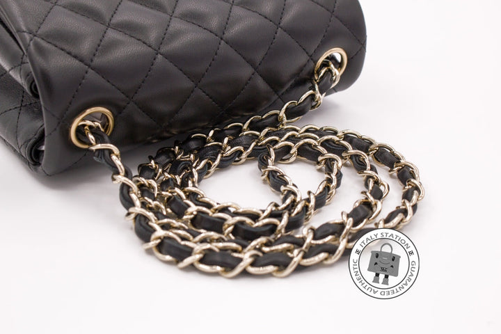 Top Quality Chanel A35200 Y04059 Classic CC Flap Black / 94305 Lambskin Mini Shoulder Bags Pbhw