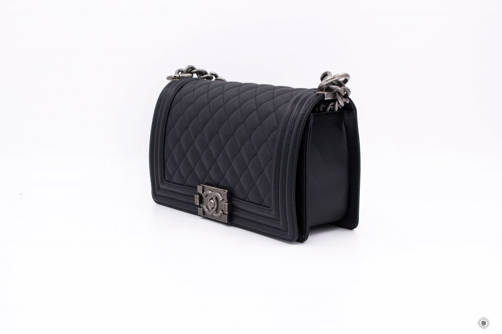 Top Quality Chanel A67086 Y83338 Boy Black / 94305 Caviar Medium Shoulder Bags Sbhw