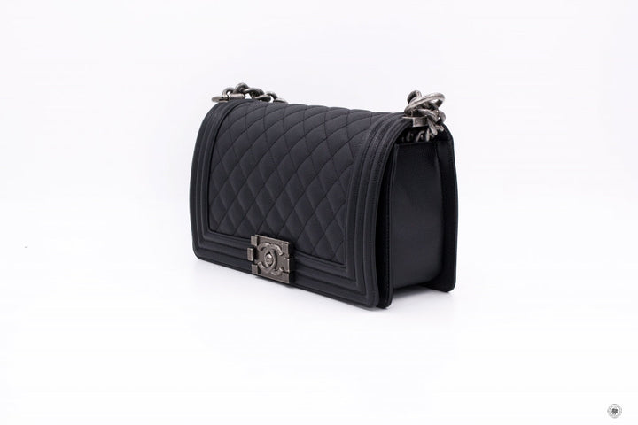 Top Quality Chanel A67086 Y83338 Boy Black / 94305 Caviar Medium Shoulder Bags Sbhw