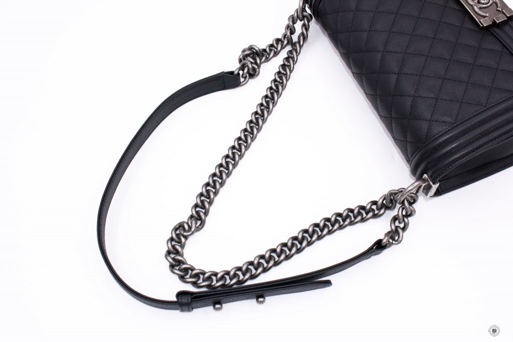 Top Quality Chanel A67086 Y83338 Boy Black / 94305 Caviar Medium Shoulder Bags Sbhw