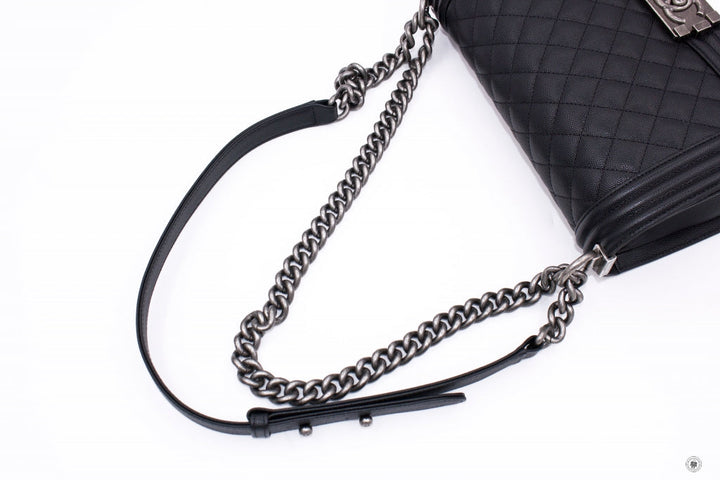 Top Quality Chanel A67086 Y83338 Boy Black / 94305 Caviar Medium Shoulder Bags Sbhw
