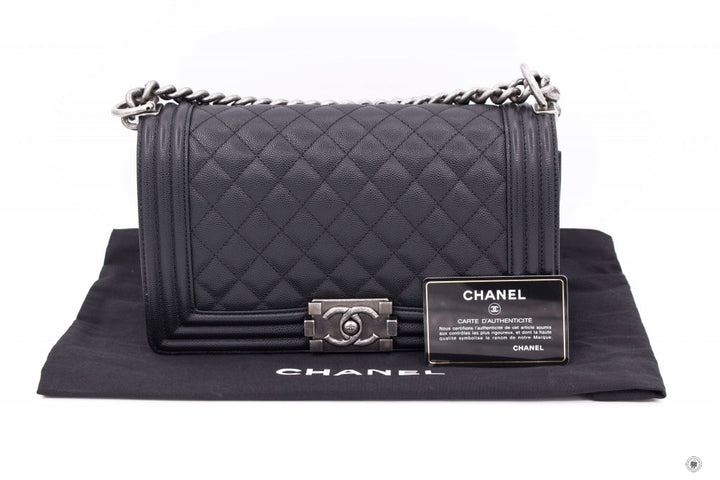 Top Quality Chanel A67086 Y83338 Boy Black / 94305 Caviar Medium Shoulder Bags Sbhw