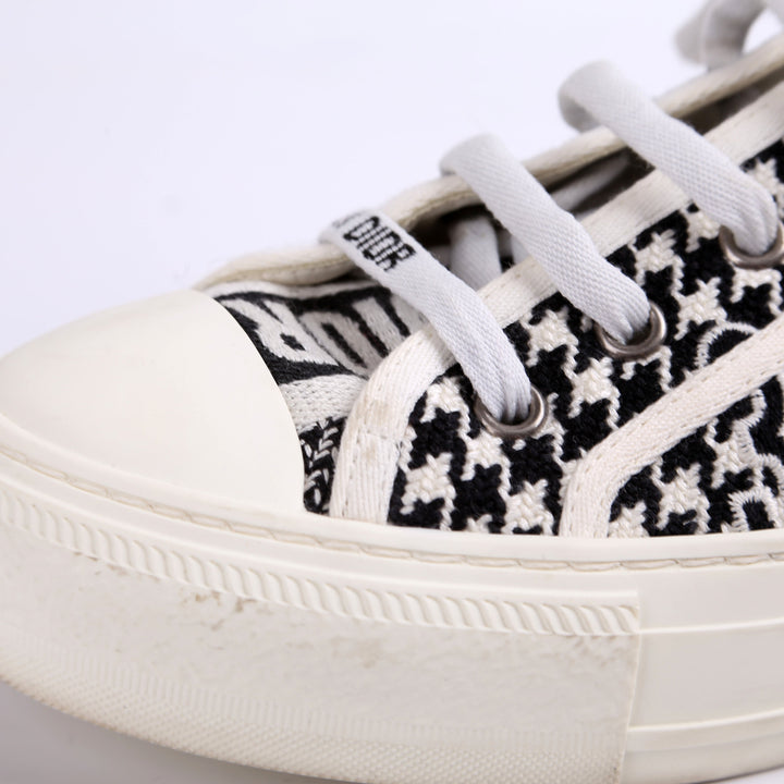 Walk'N'Dior Sneakers Size 37.5