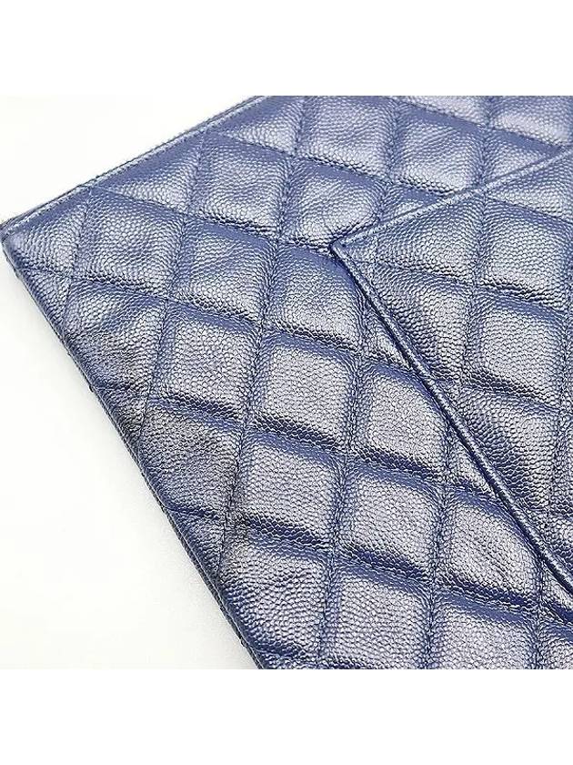 A82552 Navy Caviar Classic Large CC Silver Logo Clutch Chanel