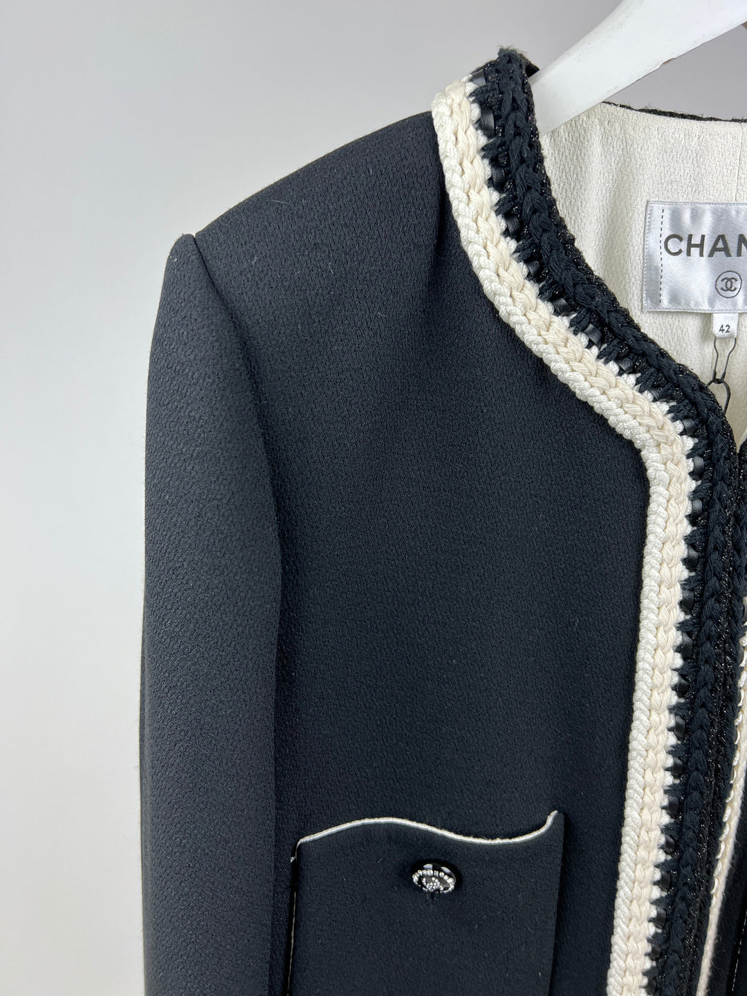 *SUPER HOT* Chanel 22C Black, White Metallic Tweed Trim Silk Jacket and Wide-Leg Trouser Set with Crystal CC Logo Detail Size FR 42-44 (UK 14-16) Jacket RRP ¬£5,420