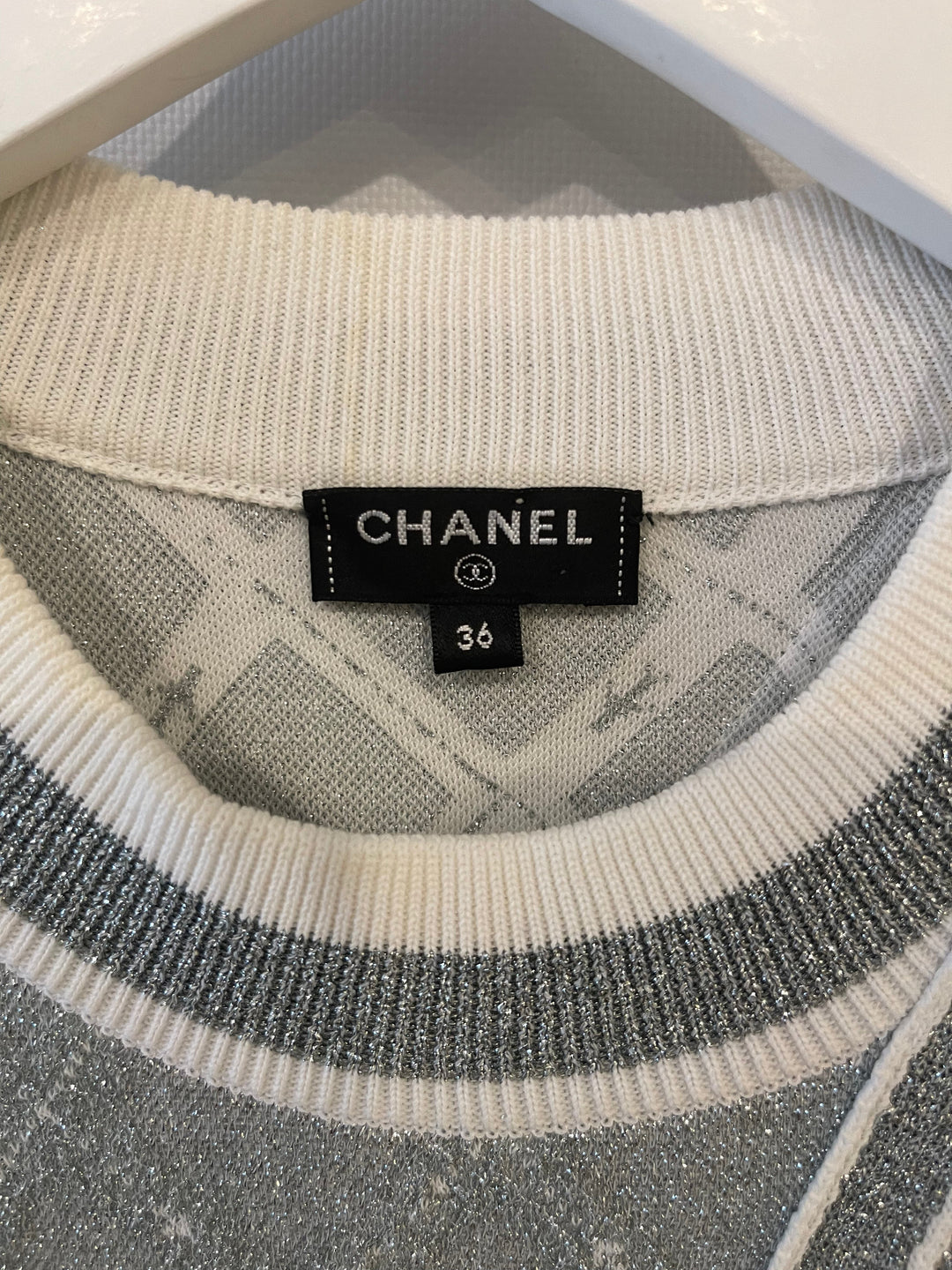 *HOT COLLECTION* Chanel Spring / Summer 2016 Grey Metallic Airline Collection Jumper with Zip and Plane Details Size FR 36 (UK 8) RRP ¬£2,400