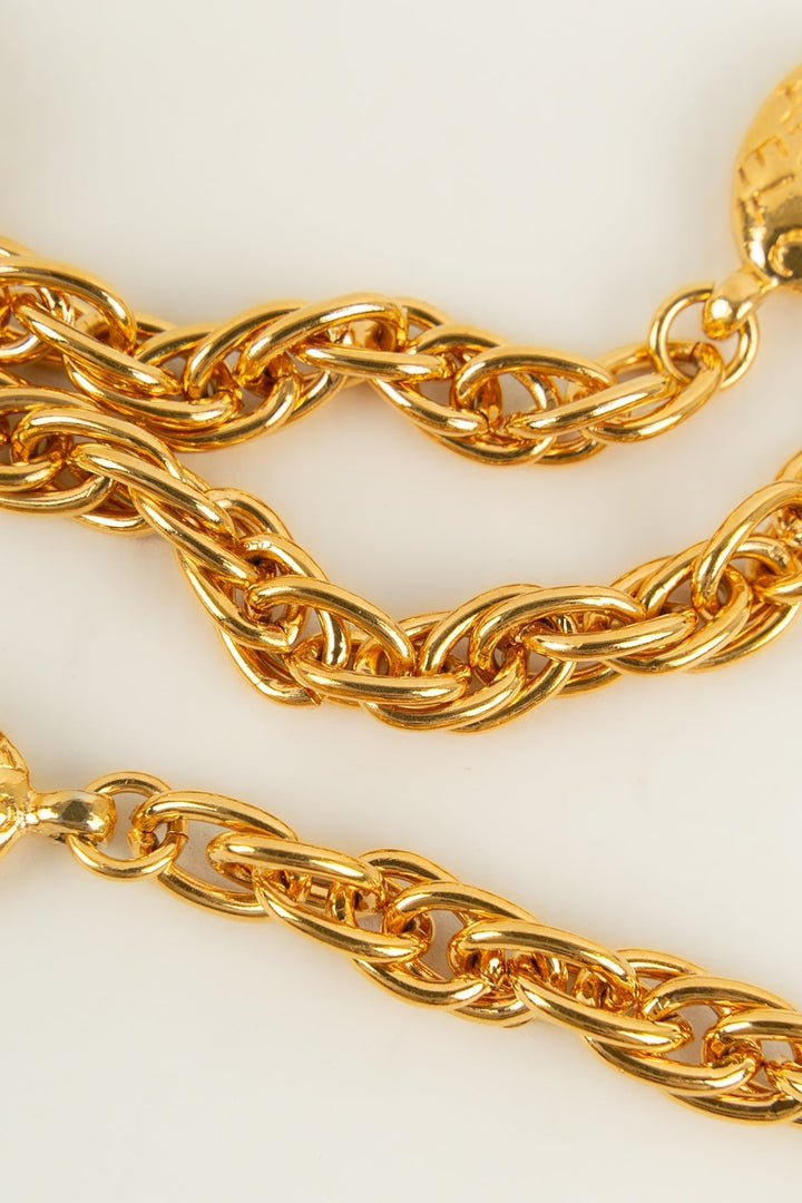 Collier / sautoir en m√©tal dor√© Chanel
