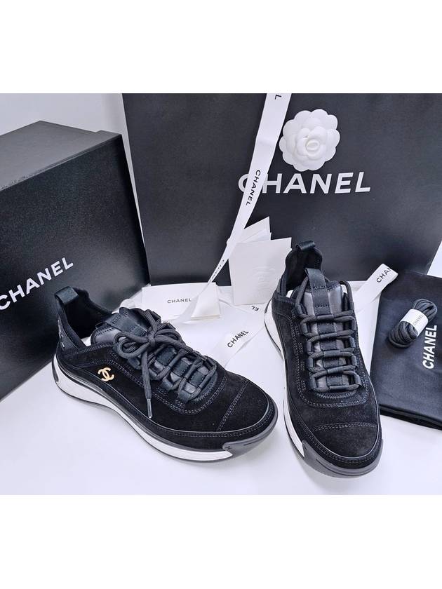 Logo Mixed Fibers Suede Low Top Sneakers Black Chanel