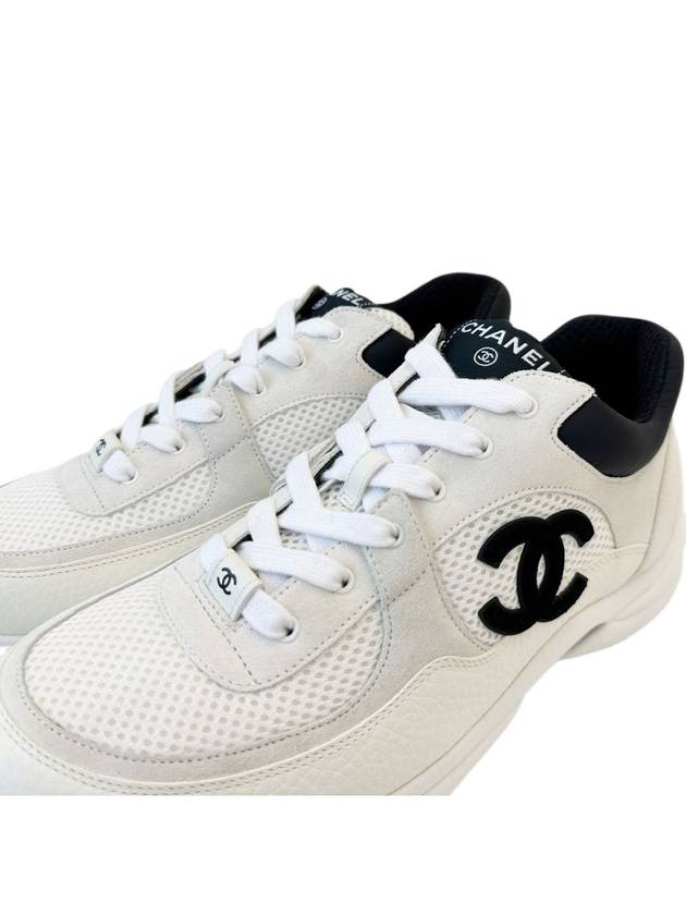 CC Logo Leather Low Top Sneakers White Chanel