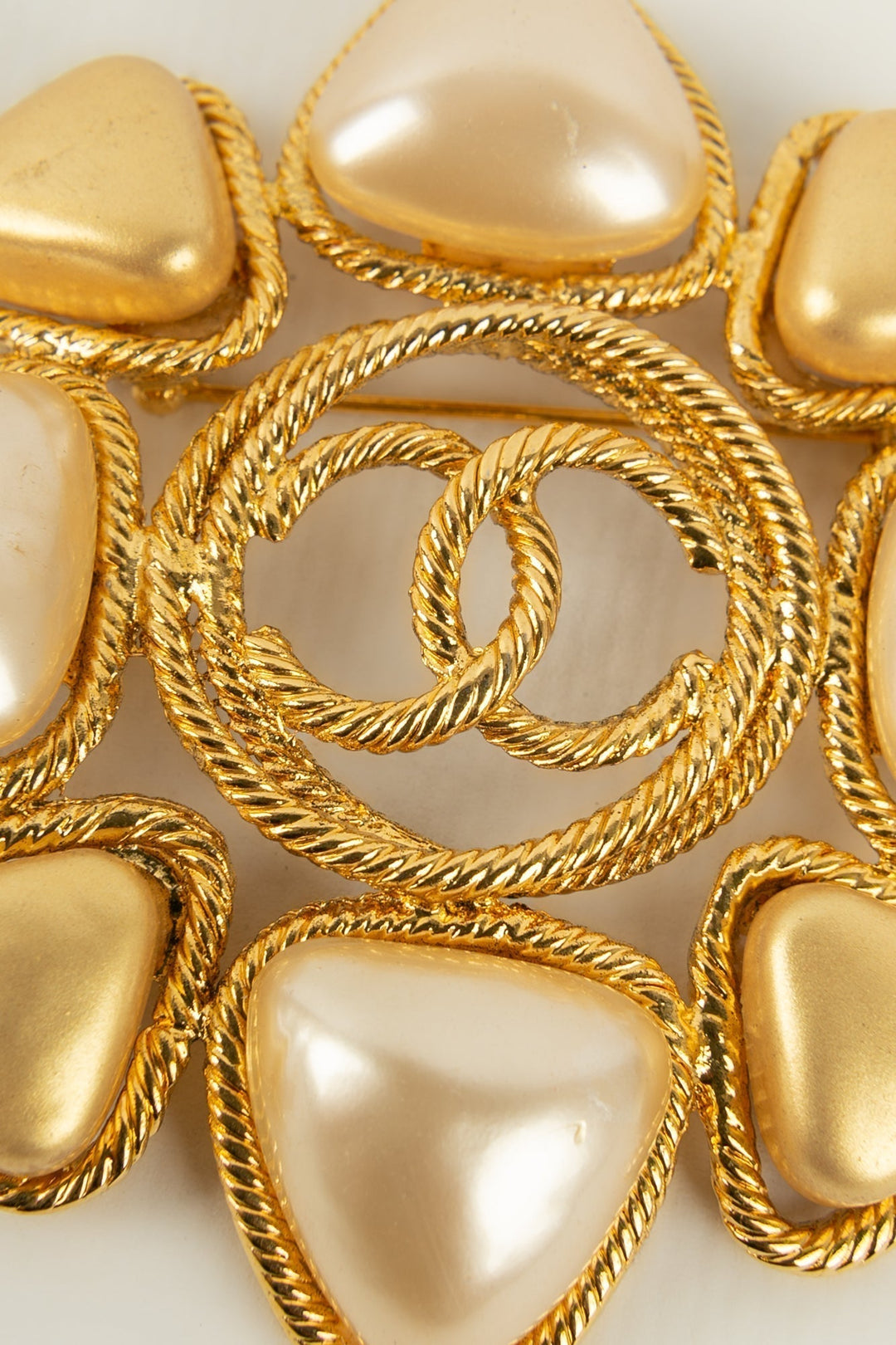 Broche Top Quality Chanel 1990s
