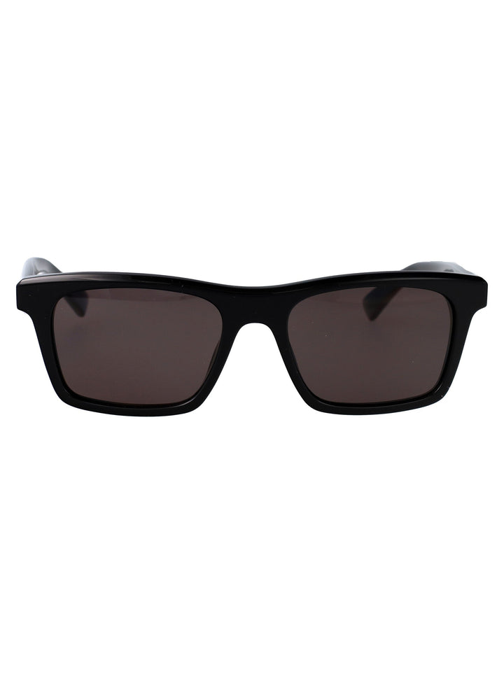 Alexander Mc Queen Cat Eye Sunglasses Am0472 S 001