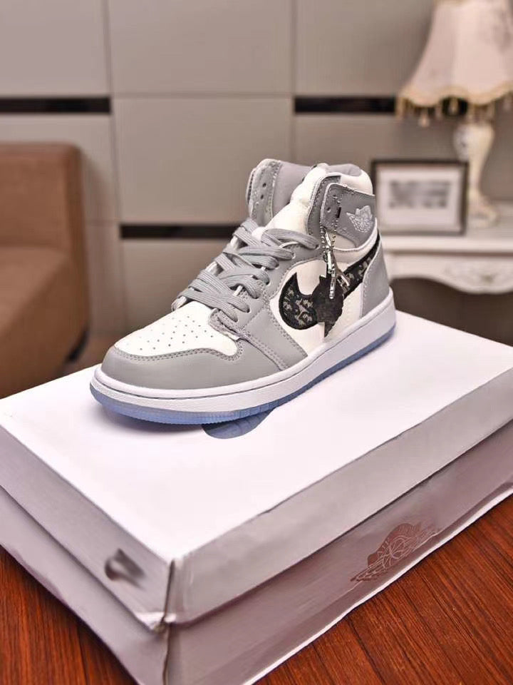 SE147  High Top Sneakers:   Women's Size 5-11 Men's Size 7-11