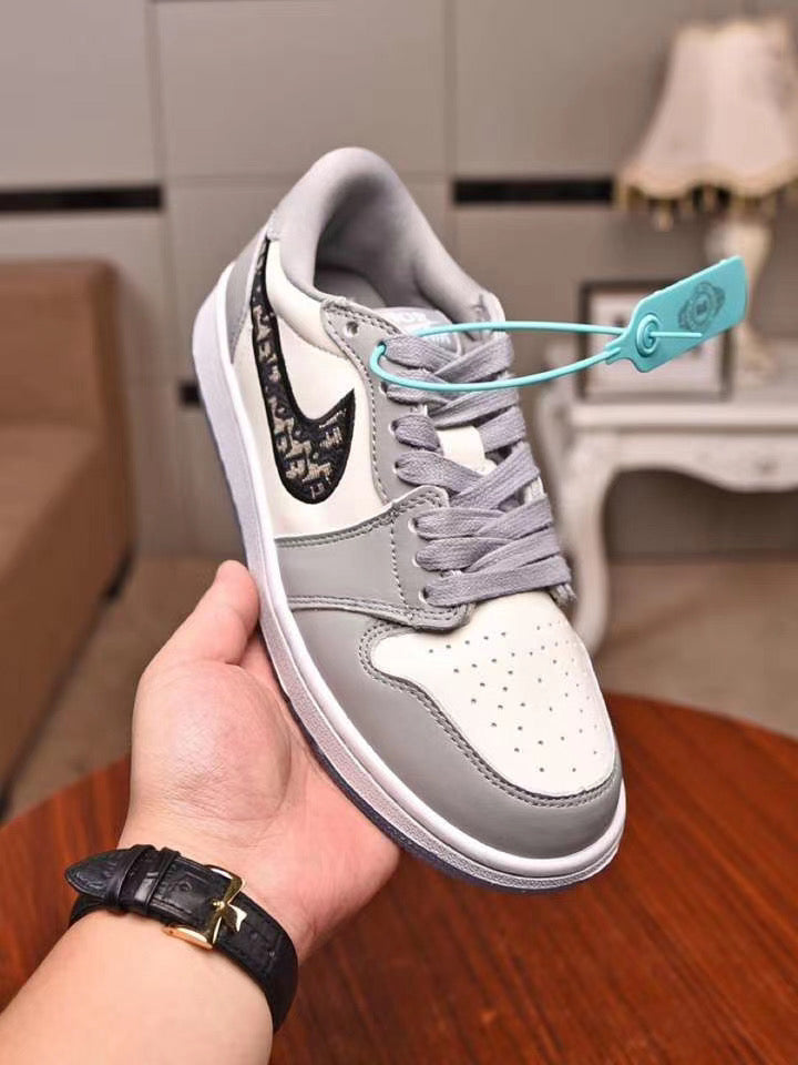 SE148 Sneakers:  Women's Size 5-11 Men's Size 7-11